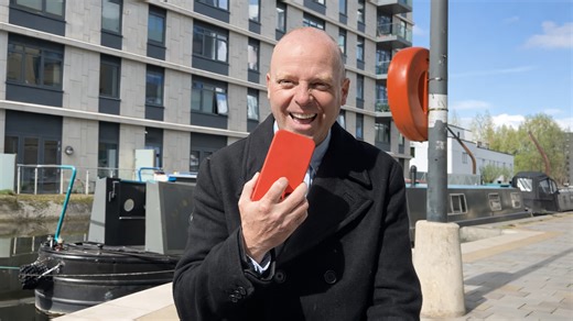 What happens when you actually report an alien to NASA?