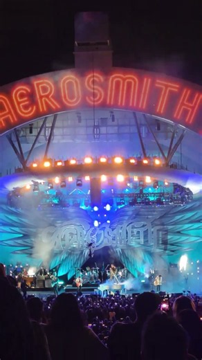 Dave Grohl Joins Aerosmith for “Dream On” at the Hollywood Bowl