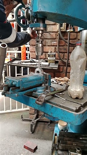 HOW TO DRIVE 10MM DRILL BIT IN ALLOY STEEL RING USING UNIVERSAL DRILLING MACHINE IN WORKSHOP
