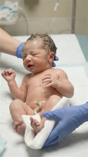 What Happens Right After a Baby Is Born? 👶🩷