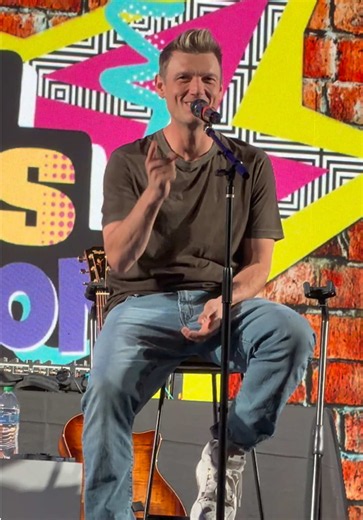 Nick Carter's Acoustic 'Free Fallin'' at 90s Con CT | BSB Fan Moment