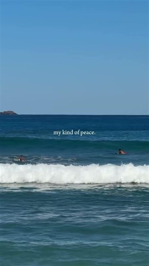 I think some of us are just meant to live near the ocean 💙 The blue water, the salty air, the