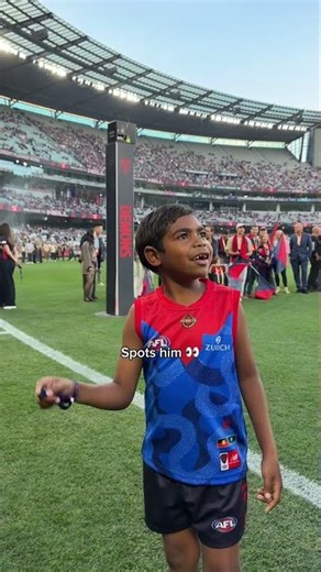 He got to run out with his hero 🥹 #AFLDeadly #afl #footy #wholesome