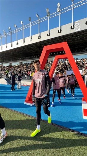 🤍 Ready for a very special training session! 🤩 ¡Listos para un entrenamiento muy especial! 👉 Adobe | Real Madrid C.F.