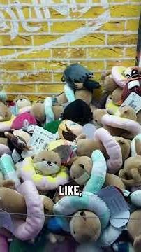 Winning an #otter on a #clawmachine at #round1 #fyp ‪@round1usaofficial‬