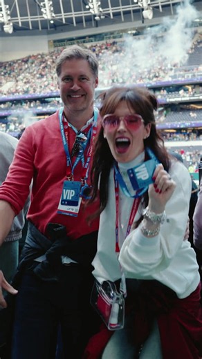 When we say closer to the game, we mean every moment. From the energy at Trafalgar Square to the nonstop action on game day, Amex brought Card Members into the heart of the NFL London experience—including surprising Card Members with field access to the halftime show.