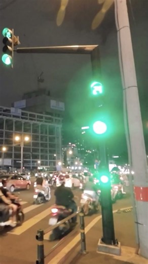 Saigon Vietnam Traffic Lights 🇻🇳