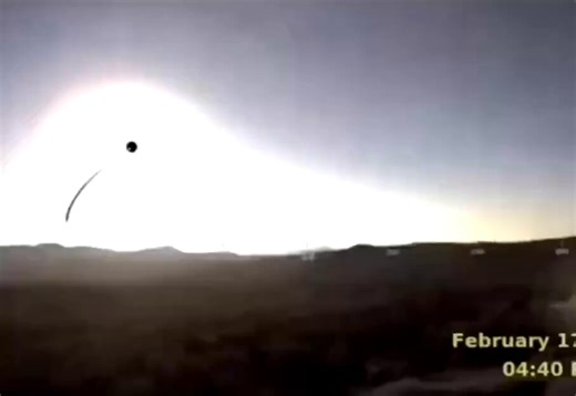 地軸の傾きと地球の公転が良くわかる映像…(^^?????ｲﾔ ﾑｽﾞｶｼｲ