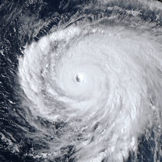 Incredible satellite imagery of Super Typhoon #Champi at sunset 👀 https://t.co/QEHygZprzs