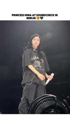 Mina’s Soundcheck Outfit in Berlin 🖤😮‍💨