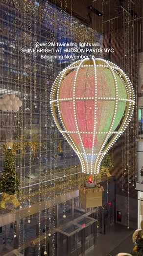 Over 2M twinkling lights return to Hudson Yards NYC for the holiday season for SHINE BRIGHT AT HUDSON YARDS beginning November 16! It all starts with the 2nd Annual Vessel Holiday Lighting Ceremony at @Hudson Yards #shinebrighthudsonyards #hudsonyards #hudsonyardsnyc #nyc #thingstodoinnyc