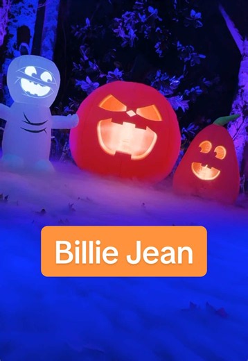 I only claim my official clones. 🎃🎃🎃 I’m surprised I haven’t done this one yet… #halloween #michaeljackson #billiejean #singingpumpkin