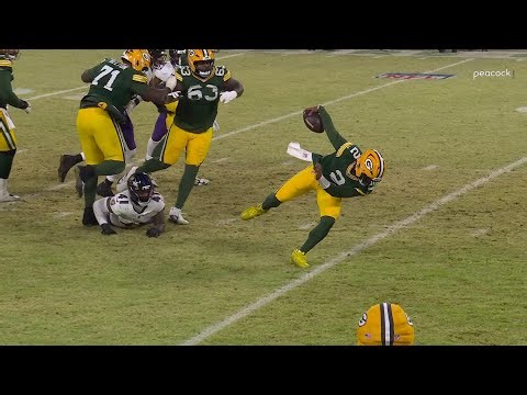 Willis dishes out big plays on a GB drive