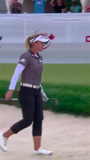 Brooke Henderson with a clutch bunker hole out 🔥