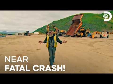 High-Speed Haul Road Near Crash with Kevin | Gold Rush S5 E10 | Discovery Channel India