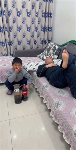 Dad is so comfortable. Let's give him a different flavor #cute kids