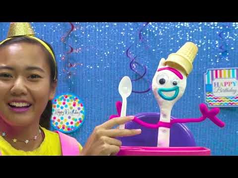 Buzz and Woody's Secret Toy Cake Mission! | Ellie Jr. - WildBrain | Full HD Episodes