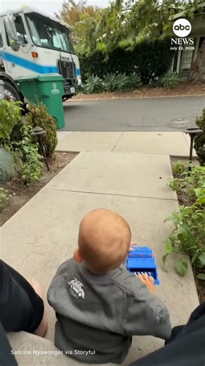 A California toddler who's obsessed with his neighborhood garbage truck received a special gift this week when a sanitation worker stopped to say hello and presented him with a tiny toy trash bin to match his toy truck. https://t.co/pPf8xoIYL5