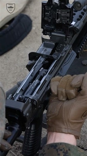 Marine Mechanics Become MACHINE GUNNERS! 💥 #Shorts #Marines #2ndMLG