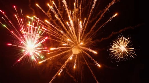 Watch how a firework goes from fuse to explosion