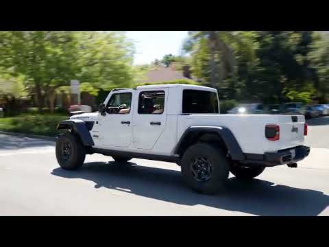 2026 Jeep Gladiator Rubicon: The Wrangler Pickup Truck That Crawls Rocks!