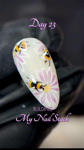 Bumble bee nails | Day 23 of building my Nail Stack | #bumblebee #animalnailart #nails