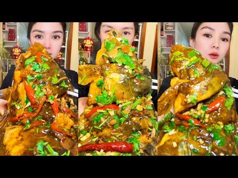 Chinese Food Mukbang: Enjoying Fish Head Curry with Spicy Seafood and ASMR Eating Sounds