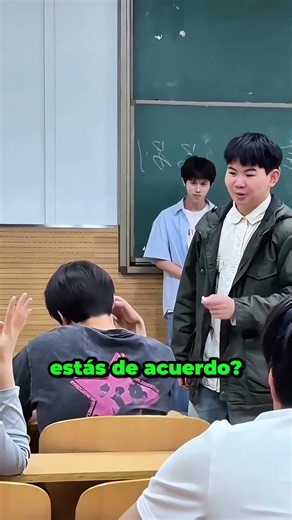 Intentó fingir que su enamorado había asistido… 😳 #shorts #prank
