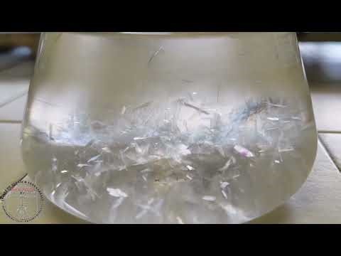 Cristallizzazione dell'acetanilide_Crystallization of acetanilide #chemistry #chimicaorganica #stem