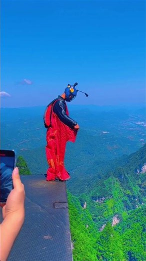 Here comes the most complete footage of the wingsuit flight at Tianmen Mountain