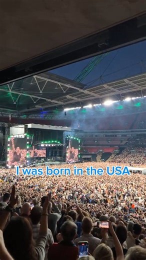 Born in the USA!!❤ (part 1) Wembley, Stadium, London july 2024 Bruce Springsteen #brucespringsteenandtheestreetband #liveconcert #london #follower #highlight | Baby Konijn