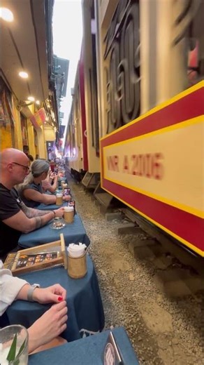 Hanoi Train Street 🚂