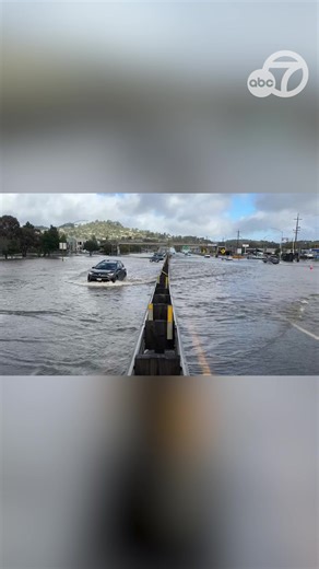 ABC7 captured video of freeway flooding in Marin County, Calif. on Saturday following heavy rain. Both directions of Highway 101 in the Corte Madera/Larkspur area were flooded prompting a severe traffic warning from Caltrans. Traffic was diverted off the highway at Sir Francis Drake Boulevard. Drivers were urged to take alternate routes and prepare for delays. Latest storm updates below. | ABC7 News