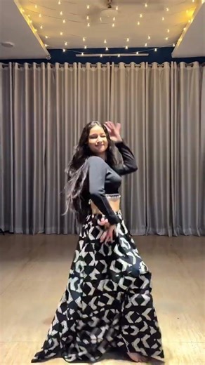 Anarkali Disco Chali 💃🔥 Viral Sangeet Dance | Housefull 2 Retro Party Reel #Shorts