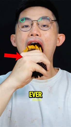 Why Do Pocky Sticks Have a Chocolate Free Handle?🤔 #shorts #Pocky #FoodFacts
