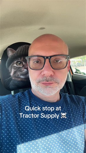 Uncle Mike's Funny Tractor Supply Halloween Stop ☠️