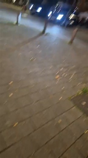 Geocrises FR on X: "🔴 🇧🇪 BELGIQUE URGENT Cette nuit à Jette : un policier de la BAA tué d’une balle dans la tête lors de l’interception d’une voiture volée. Fusillade après un carjacking à Tubize. L’agent est décédé à l’hôpital. Trois armes retrouvées dans le véhicule. Un suspect interpellé. À suivre. #Jette #Bruxelles" / X