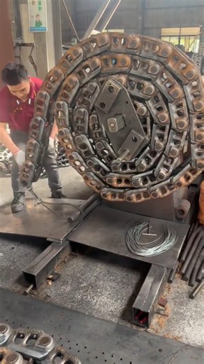 GIANT CHAIN built for extreme machines! ⛓️⚙️😱#tech #engineering #industrial #manufacturing