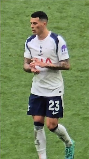 PEDRO PORRO APPLAUDING THE FANS AFTER THE MATCH: Tottenham Hotspur 0-3 Nottingham Forest