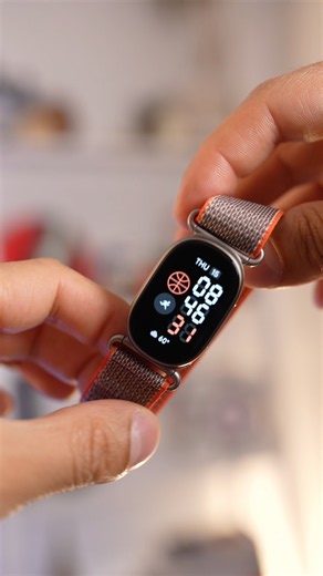 First look at Google’s new Fitbit Edge! #google #fitbit #fitbitedge #fitbitbygoogle #fitbitband
