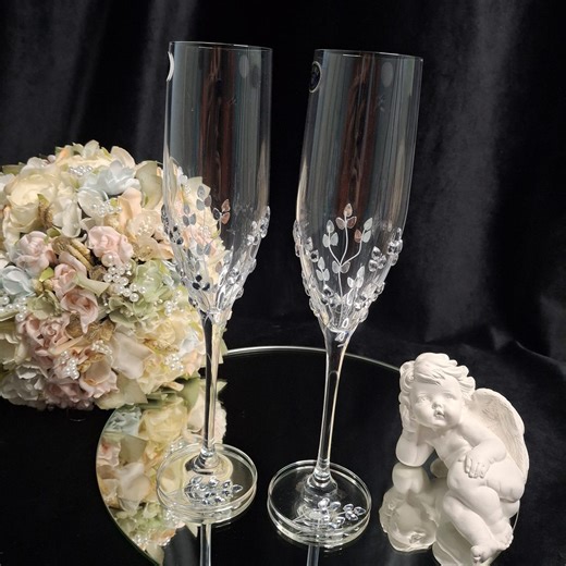 Custom Wedding Glasses Set: Personalized Champagne Flutes for Bride and Groom, Engraved Bridal Party Favors, Table Decor Glassware - Etsy