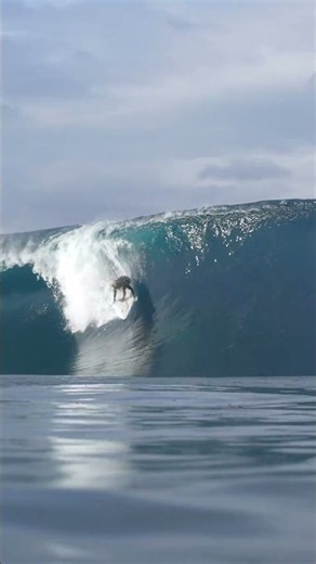 🔴(NOT A.I.) STEEP DROP and Hollow Barrels at Teahupo'o