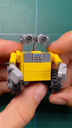 Lego WALL-E #lego #disney #pixar #robot