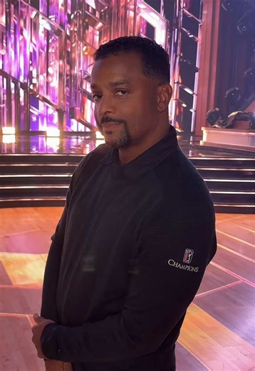 The ballroom is the place to be 😎 It’s #ViralHitsNight tonight at 8/7c on @ABC and @Disney . Next day on @hulu! ⭐️ @carter williams @onye stevenson @Jaxon Willard @Kamri Peterson