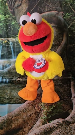 Elmo Stump Stump Chicken dance #sesamestreet #elmo #popular #youtubeshorts