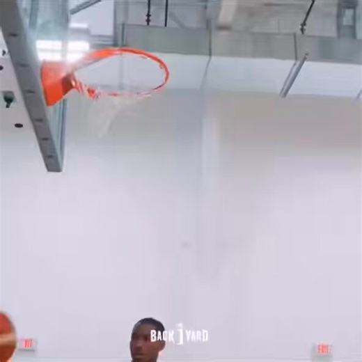 Devin Booker thought the Miami Heat were going to draft him in 2015👀“I was hoping to go to Miami. Miami was my best workout and then Pat Riley came and did an interview and said ‘We’re looking for a Klay Thompson-type player, we need to up our shooting.’ I just shot 40% in college I’m looking like ‘Oh yeah I’m looking at spots right by the arena.'”(via @The_BackyardPod)