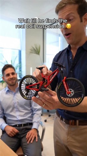 Would you know it's not a toy just by picking it up? 👇 #mtb #downhill #minibike #mountainbike