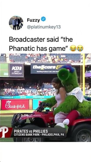 the mascot took the opportunity 😂😂