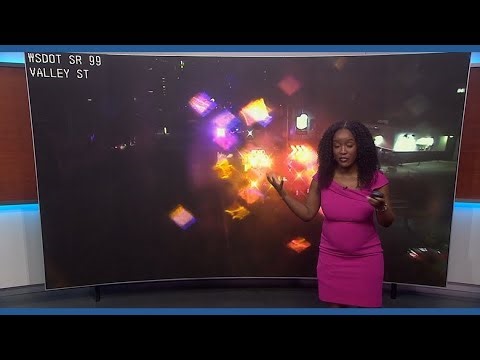 The Seattle Police are investigating a vehicle-cyclist collision on Aurora Avenue North, urging driv