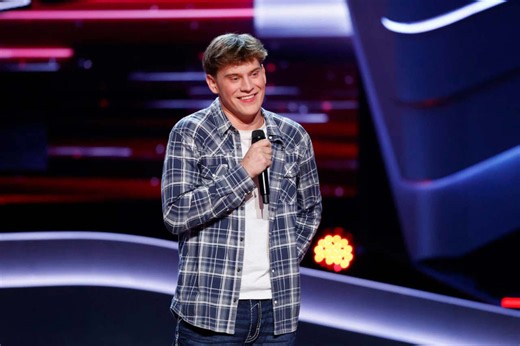Joe Henley earns standing ovation on 'The Voice' cut week with stunning performance